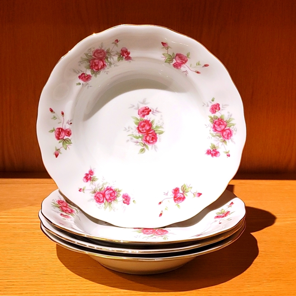 Favolina "Rosebud Red" Soup/Pasta Bowls